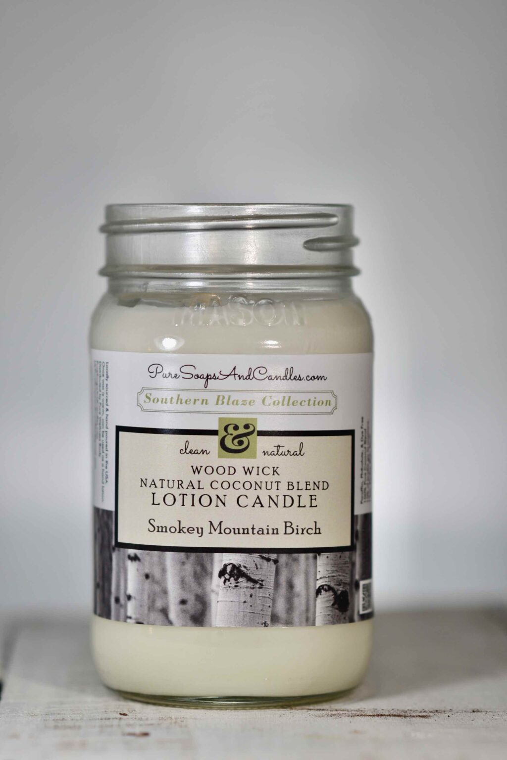 Smokey Mountain birch wood wick lotion candle open